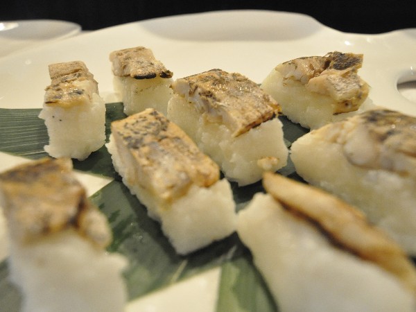 見て見て♪　何と・・・お寿司まであるの～♪<br>伊豆だけに美味しい魚は食べたいワンよね♪